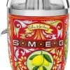 Smeg CJF01DGEU Dolce & Gabbana Zitruspresse Dekor 2 Smeg CJF01DGEU Dolce & Gabbana Zitruspresse Dekor -Rommelsbacher shop aa036c55 491d 4884 af3d 4303381efa1e 600x600